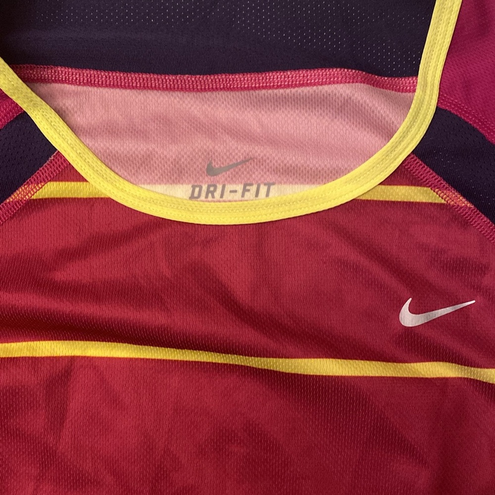Nike Dri-Fit long sleeve top NWT size M - Picture 2 of 4